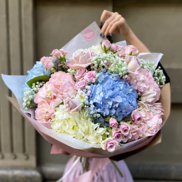 Arreglos florales espectaculares para decorar espacios en Barcelona